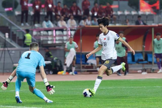 开云注册平台-人物小传之朱鹏宇：眼里有光的高材生 欲望即天赋