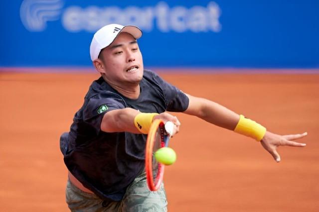 开云注册平台-把红土当硬地打 红土季是吴易昺的学习季