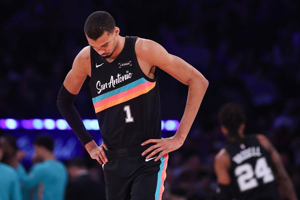 开云注册平台-11连胜终结，文班空砍25+13+4帽！4点证明马刺这场硬碰硬输得不冤