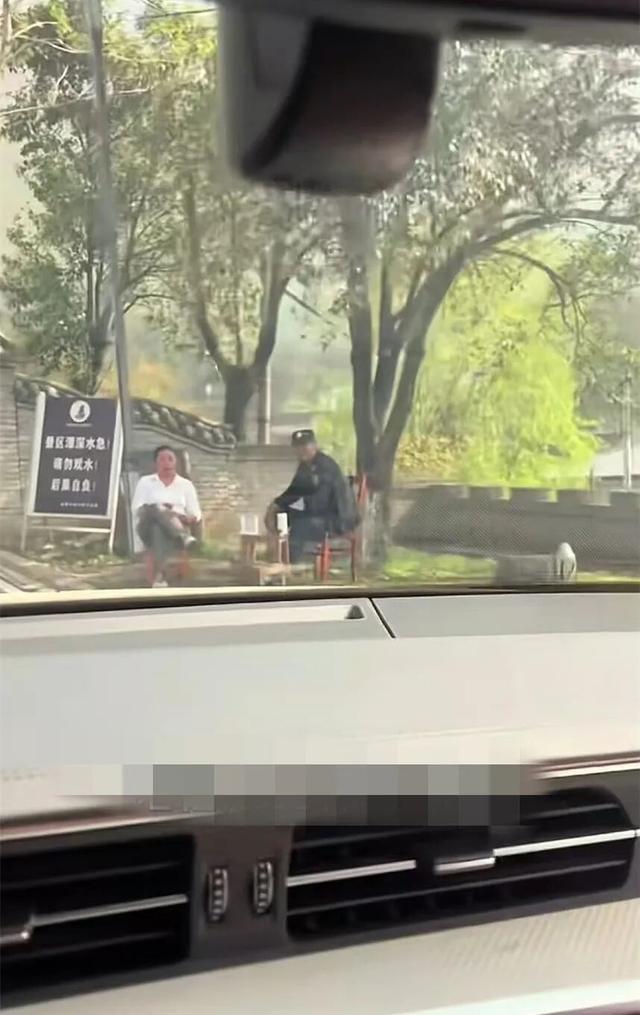 “祖先给的特权”，河南网友称祖坟在景区祭祖免票，景区回应：没过检票口，一般是附近住户的祖坟